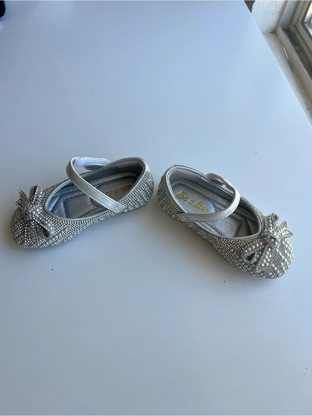 Doe A Dear Girls Silver Pearls and Rhinestones Bows Mary Jane Shoes 22/6 NWT